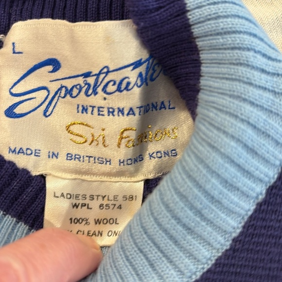Vintage Sportscaster Navy and Light Blue pullover sweater. Size L - Picture 6 of 6
